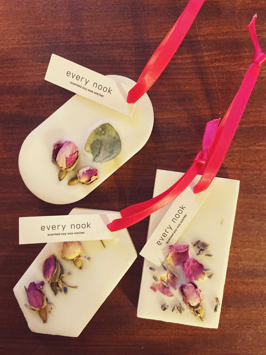 Spring wax sachet/ Violet + Tea Rose