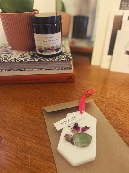 Spring wax sachet/ Violet + Tea Rose